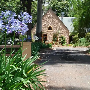 https://witches-falls-cottages.queenslandhotels.net