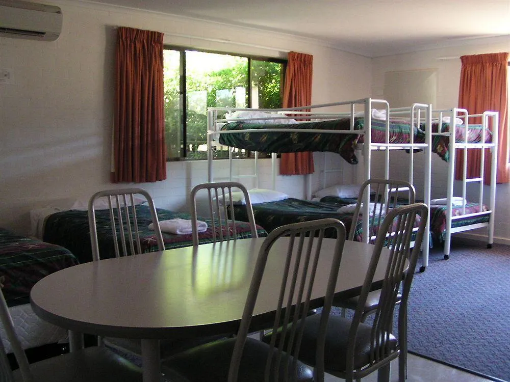 Canberra Carotel Motel 3*,